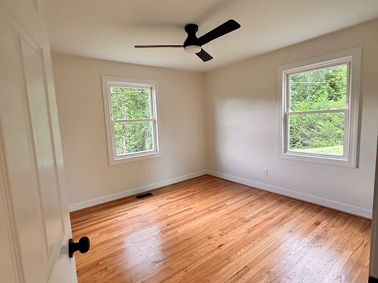 4767 Green Creek Rd — Photo 13