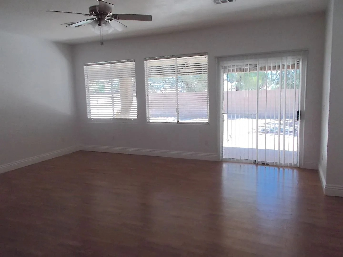 Amazing Home 3 Bedroom Available! — Photo 3