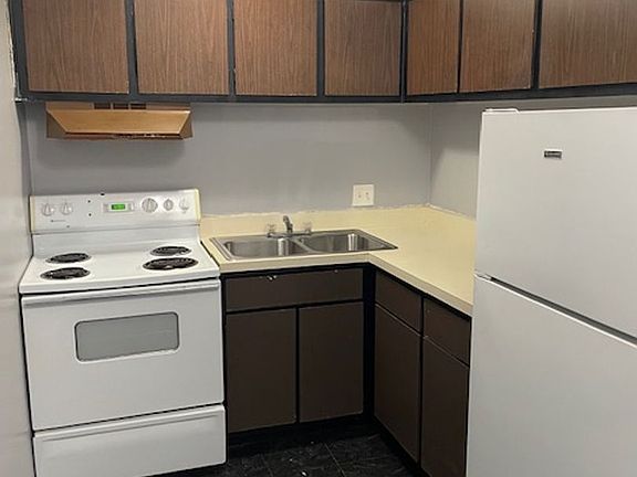 3rd image of 4115 Free Pike #11