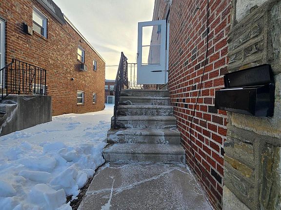 4th image of 2118 Benson St