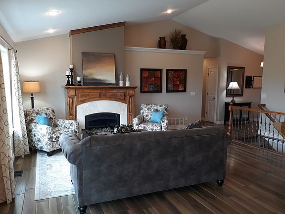 Great Room / Fireplace