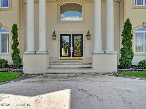 3rd image of 1406 Oakwood Hollow Ln