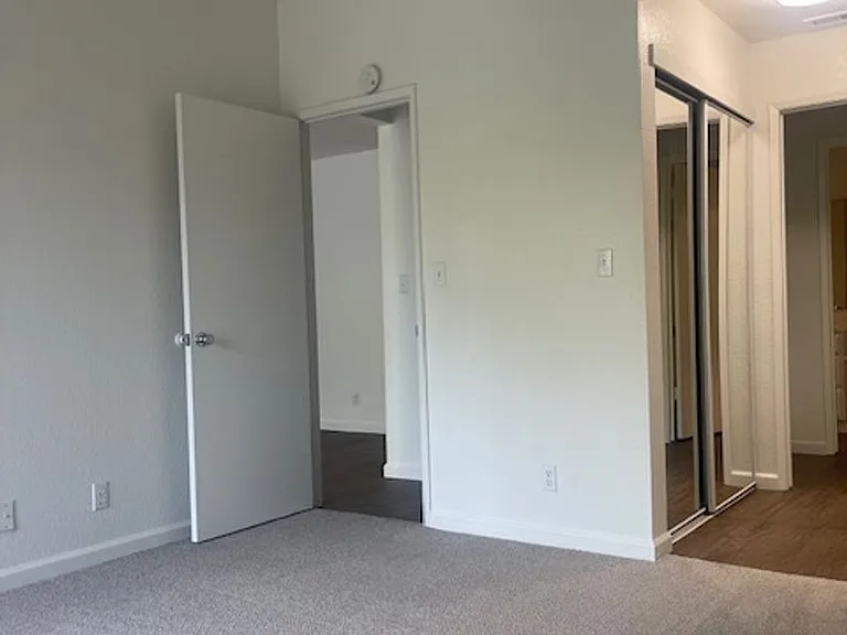 720 Sunrise Ave — Photo 5