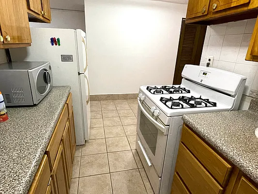 Rented by Amorelli Realty | media 15