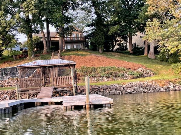 7095 Wateredge Dr, Sherrills Ford, NC 28673