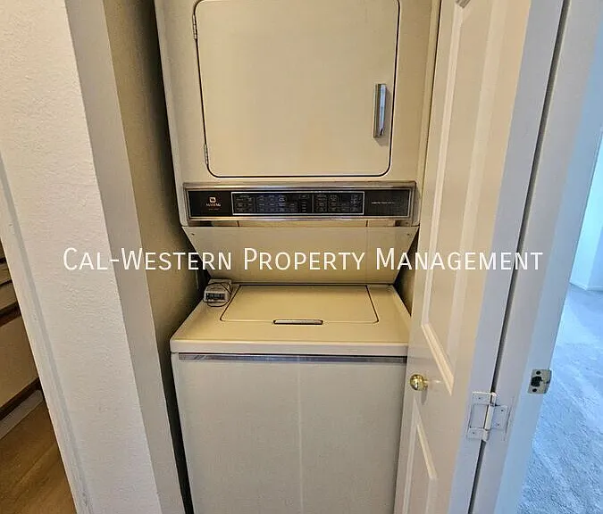 1731 Flickinger Ct — Photo 14