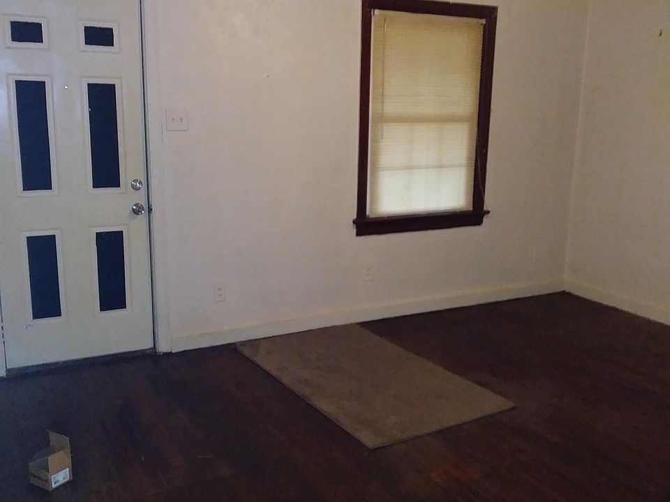 2nd image of 7144 Roslyn Dr