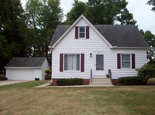 25015 Maple Ridge Rd, North Olmsted, OH 44070