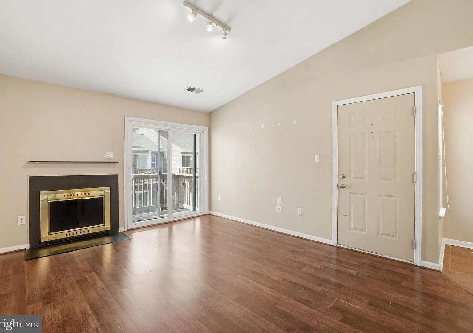 8633 Beekman Pl — Photo 4