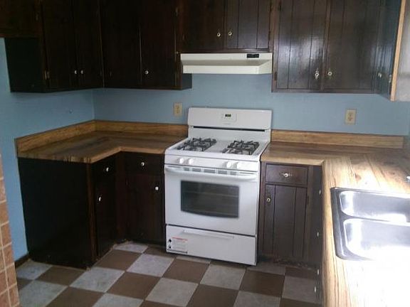 4th image of 9415 Wood Knoll Way