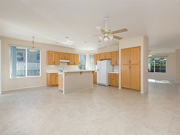 5th image of 819 River Run Cir