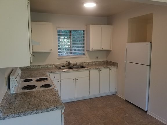 3rd image of 5968 Park Ave APT 6