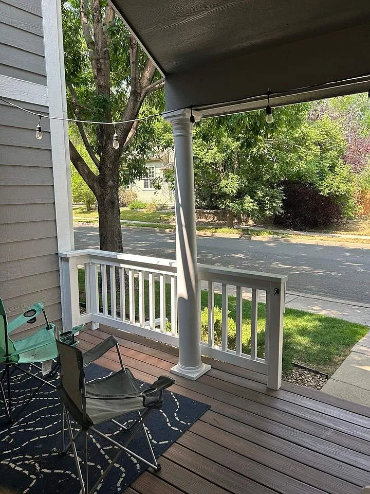 Porch facing quiet street - Franklin Dr