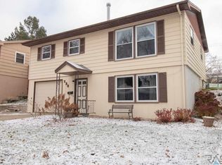 732 S Lowell Ave, Sioux Falls, SD 57103