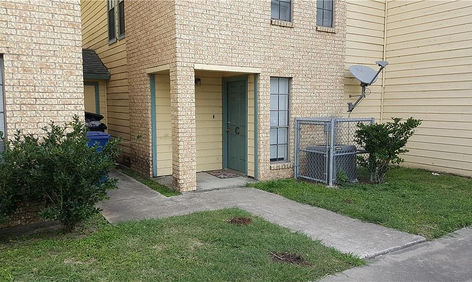 1st image of 2206 Capitan Dr APT C