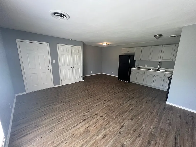 525 E Caney St #B — Photo 9