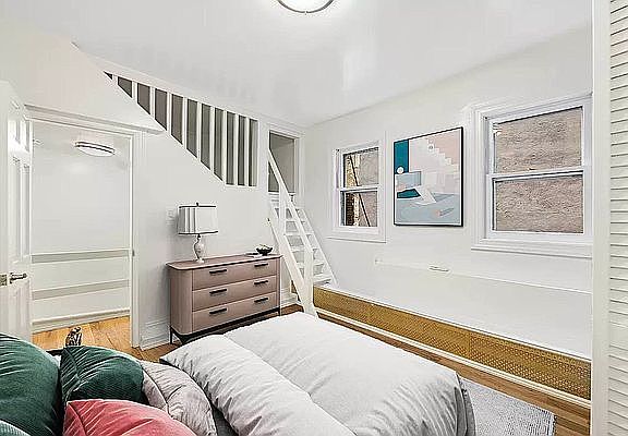 3rd image of 510 Greenwich St #3