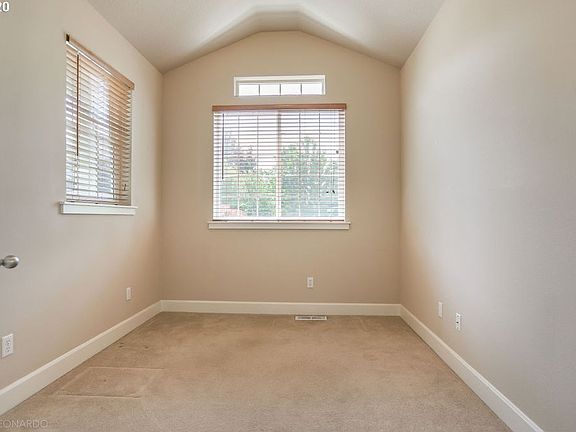 4th image of 10101 NE 28th Ave