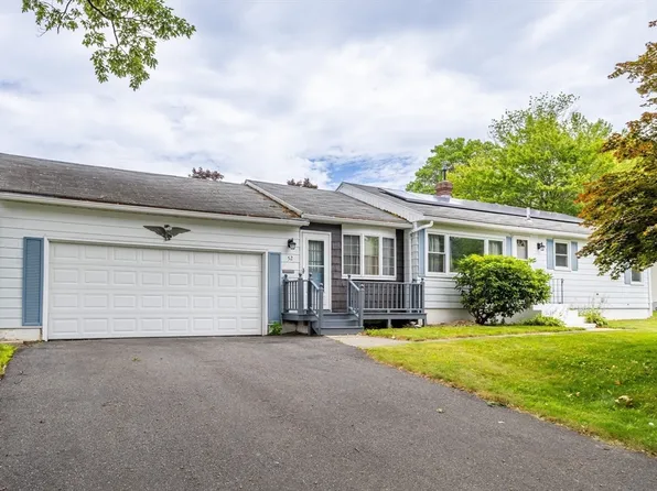 52 Alice Ave, Fitchburg, MA 01420