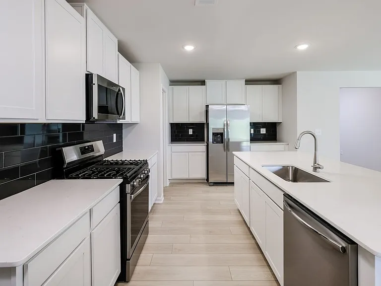 1014 Cleveland Meadows Trl — Photo 4