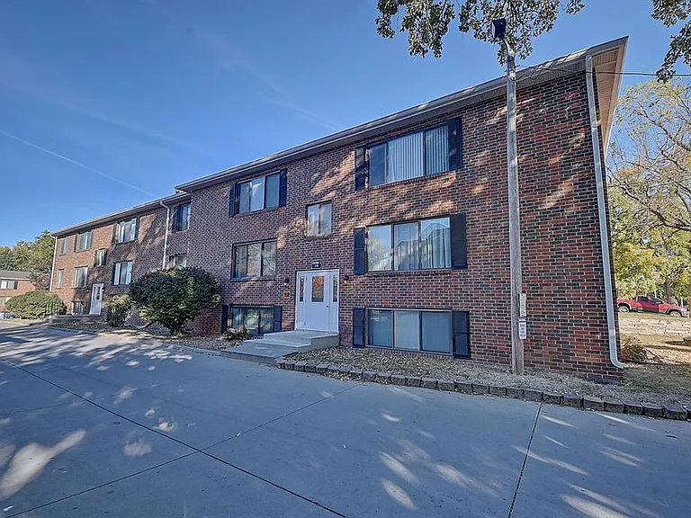 1215 Oakland Rd NE #44 — Photo 1