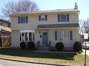 1st image of 1918 Chelsea St