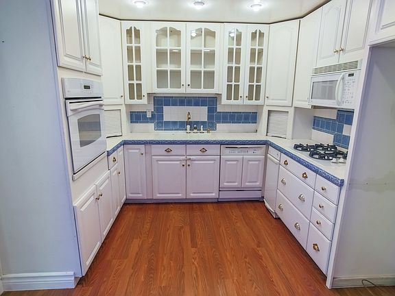 4th image of 25618 Alicante Dr