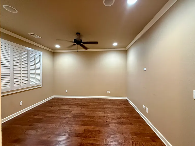2590 E Carnation Ct — Photo 3