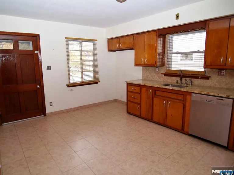 132 Queen Anne Rd #1 — Photo 5