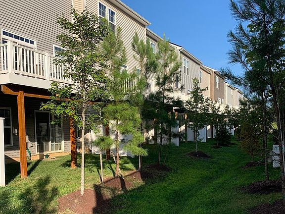 External back view of house with balcony