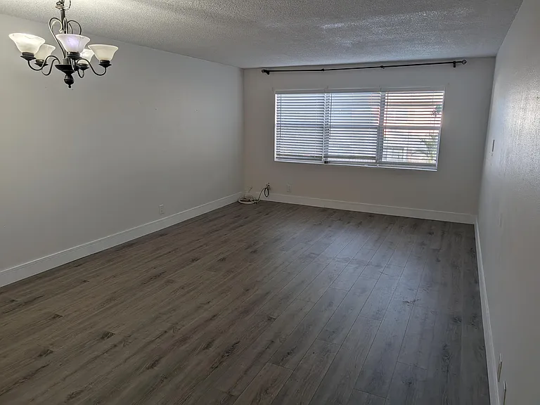 430 SE 2nd Ave #24 — Photo 2