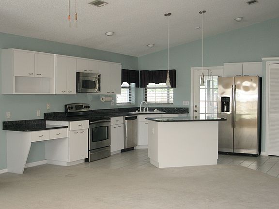 3rd image of 12044 Stone Crossing Cir