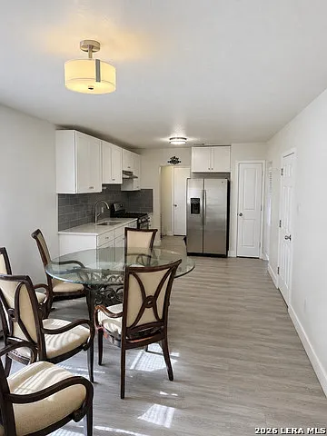 2139 Babs Dr — Photo 2