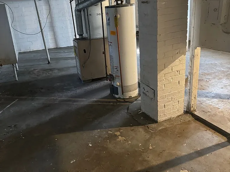 341 E Leland Ave — Photo 10