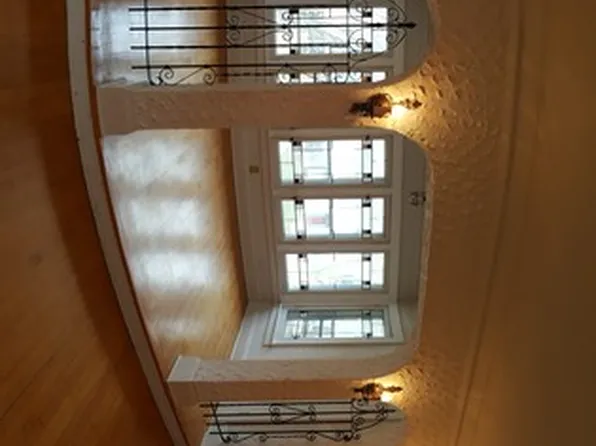 2539 N 68th St, Wauwatosa, WI 53213