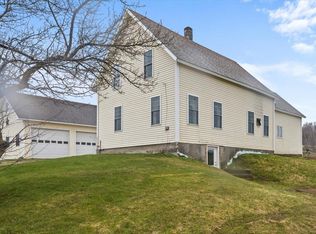 700 Number 12 Rd, Newport Center, VT 05857