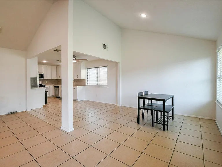 5635 Greenhill Forest Dr — Photo 8