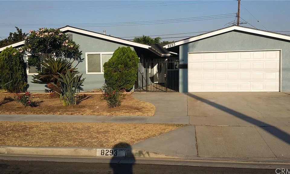1st image of 8293 Valley View St