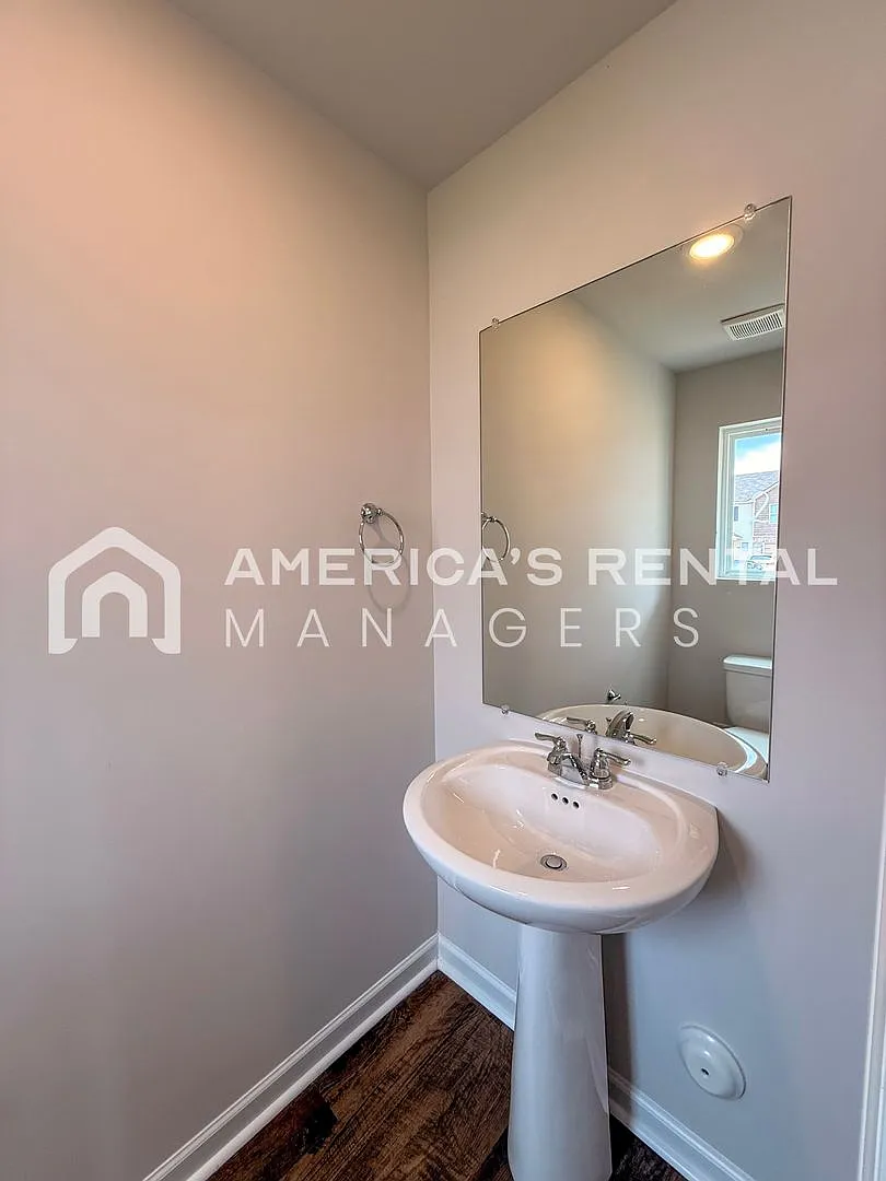 Townhouse For Rent In Lincoln, al!! Minutes From Honda!! Available To View With 48 Hours Notice! — Photo 4