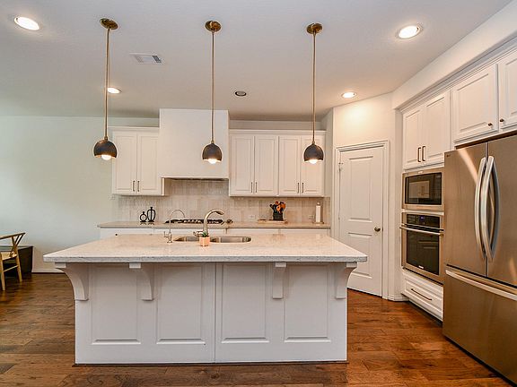 3rd image of 4523 Juniper Ridge Ln
