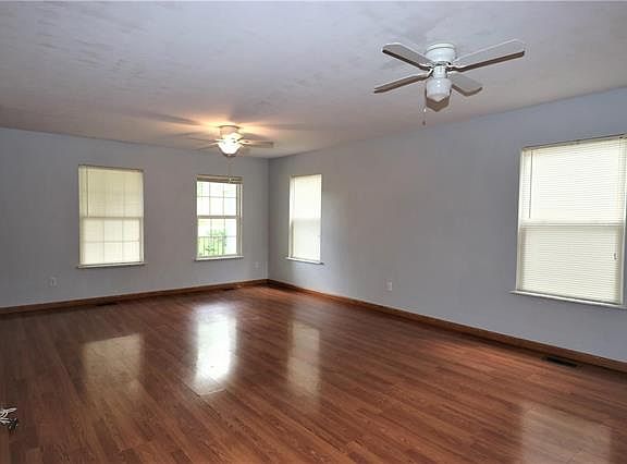 5th image of 2937 Athens Ave