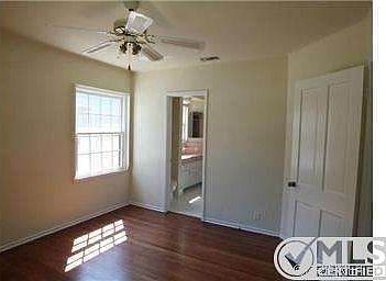 5th image of 4421 Radford Ave