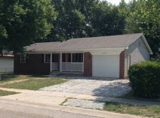 911 W 6th St, Greenfield, IN 46140