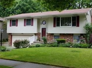 217 Winthrop Dr, Elyria, OH