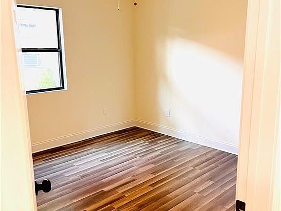 3rd image of 646 Magellan St