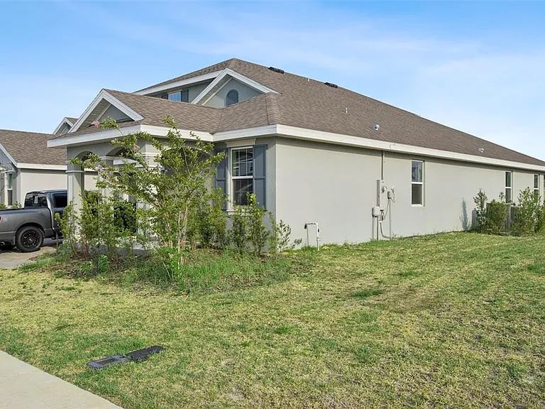 2025 Axel St — Photo 5