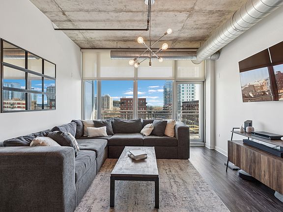 3rd image of 50 E 16th St Unit 706