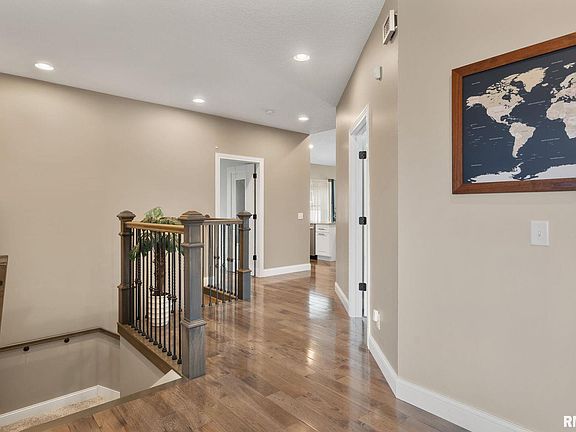 4th image of 3108 34th St