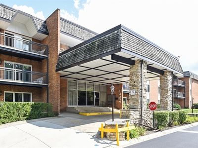 4250 Saratoga Ave APT L306, Downers Grove, IL, 60515
