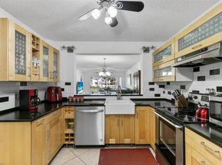 600 Squire Cir APT 103, Naples, FL 34104